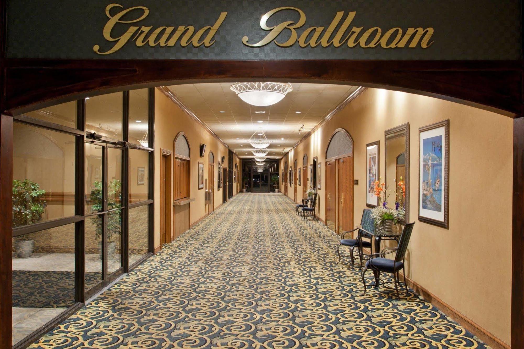 Holiday Inn Cleveland - South Independence By Ihg Exterior foto